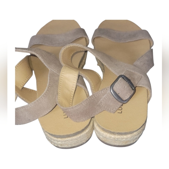 Lucky Brand Gadine Leather Upper Women's Taupe Suede Sandals Sz 9 1/2 M/41 - Picture 8 of 10